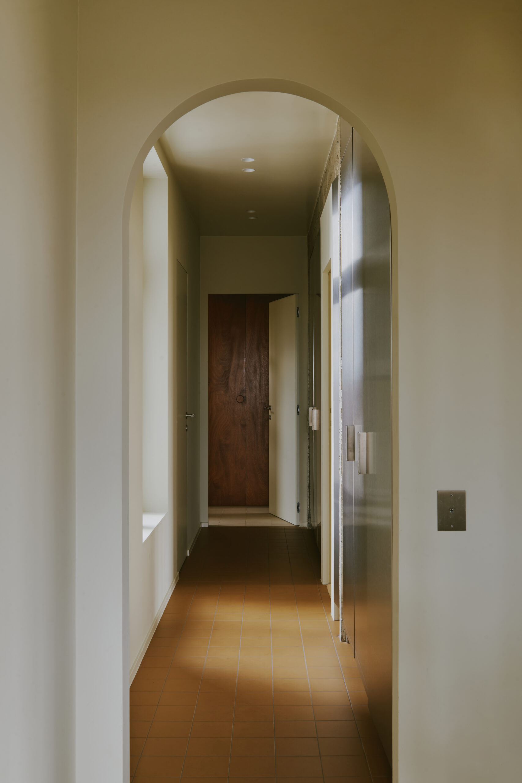 Leonet Hoang Architecture - Wabbes - Hoffman -Sottsass -Forsell