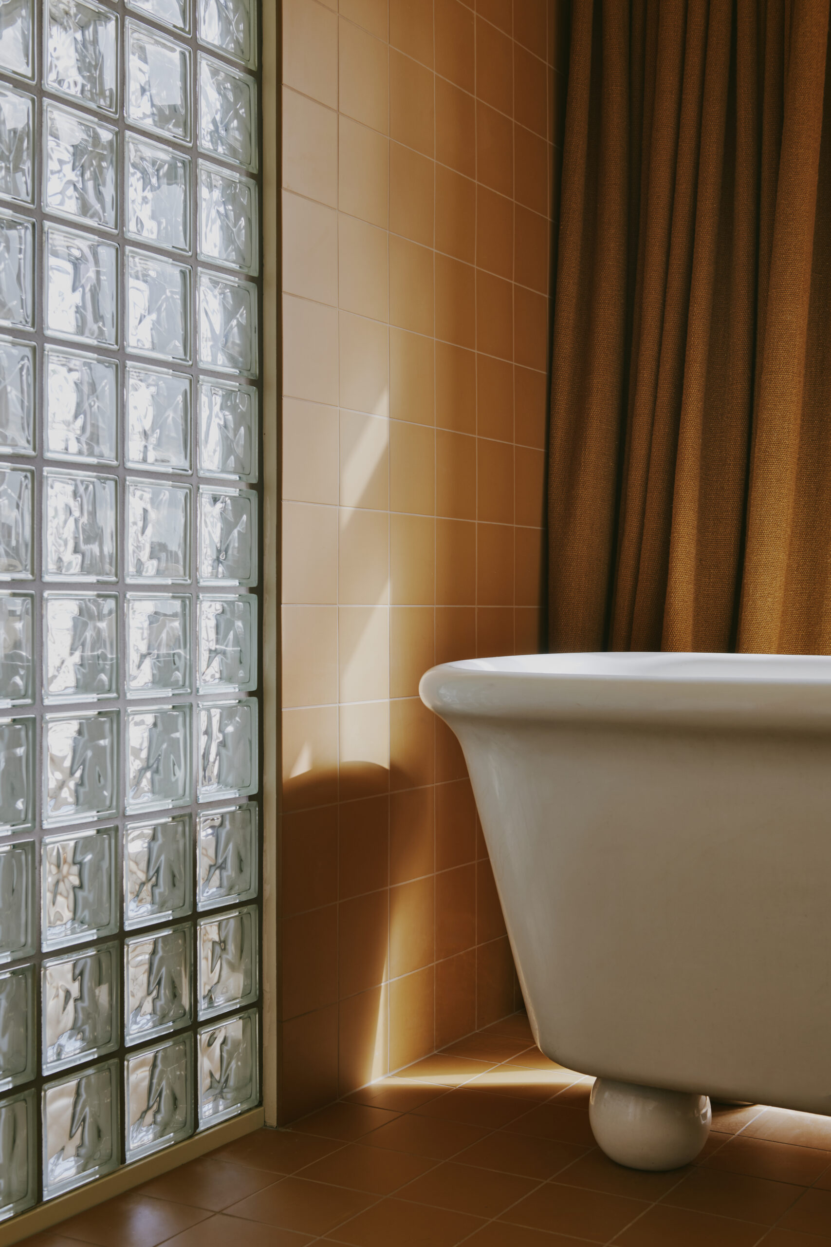 Leonet Hoang Architecture - Wabbes - Hoffman -Sottsass -Forsell